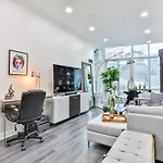 Luxury Treelife Suite